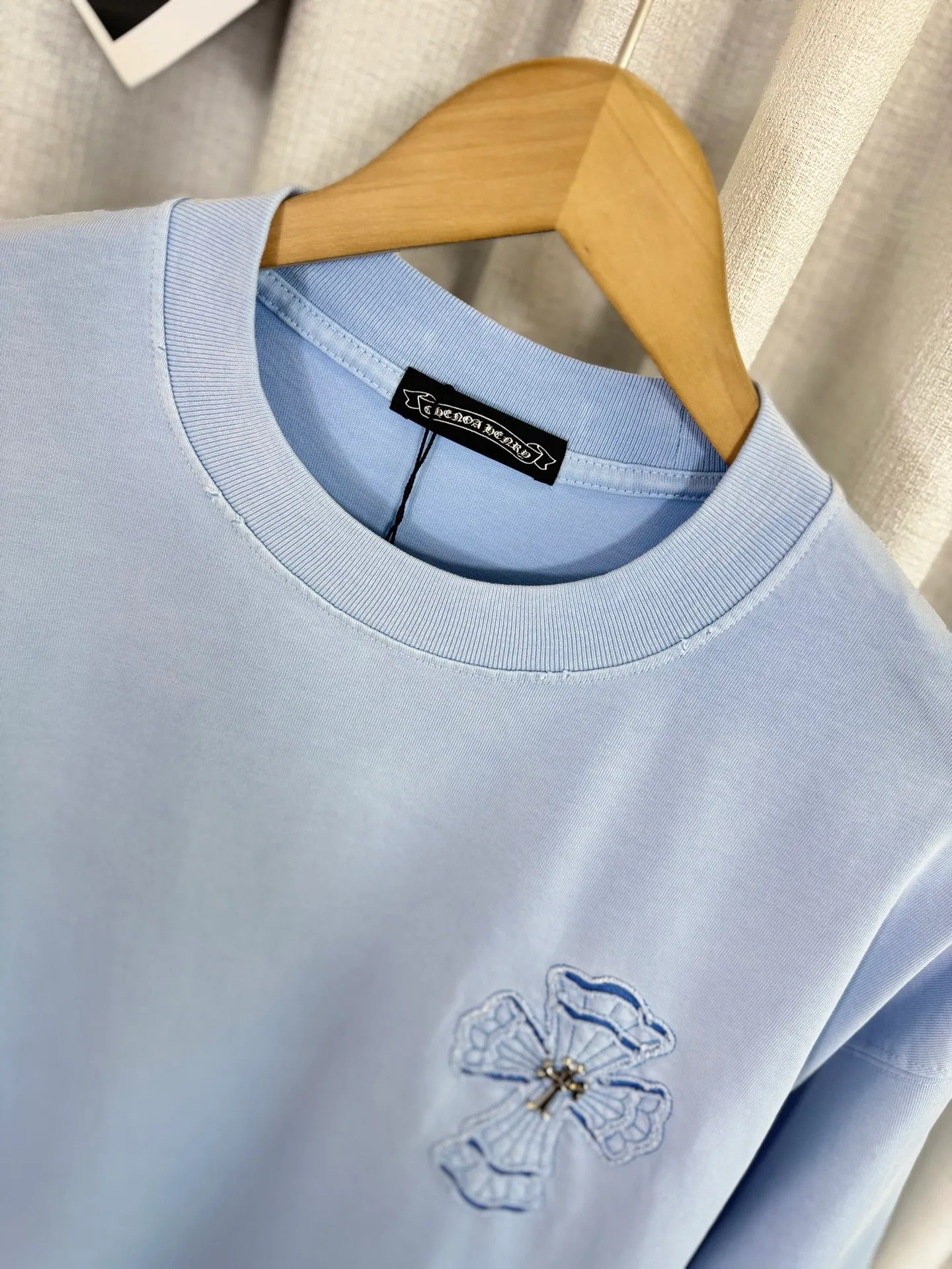P230 ch high version Chrome Hearts 2025 spring and summer new cross patch washed short-sleeved T-shirt, fabric: 26 double yarns, 320 grams weight, cross patch embroidery, heavy washing Printing process: patch embroidery Color: blue gray Size: S M L XL Style number: 5163